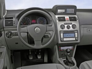 91d474bb93a7a5cb0e11a461949ddf7c.jpg RAMKA DO RADIA 10 CALI VOLKSWAGEN TOURAN 2004-2009