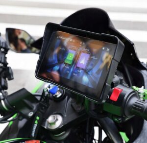 NAWIGACJA GPS BEZPRZEWODOWY CARPLAY MOTOR MOTOCYKL ANDROID + KAMERY COFANIA