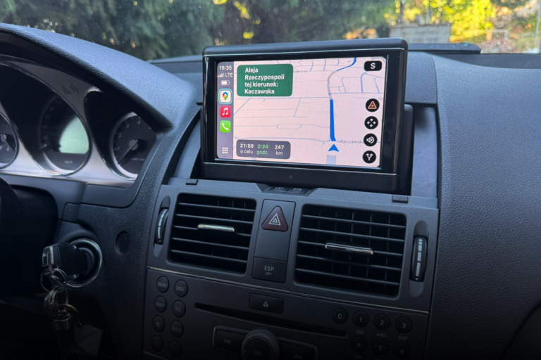Moduł CarPlay – jak mieć Apple CarPlay i Android Auto bez wymiany fabrycznego radia?