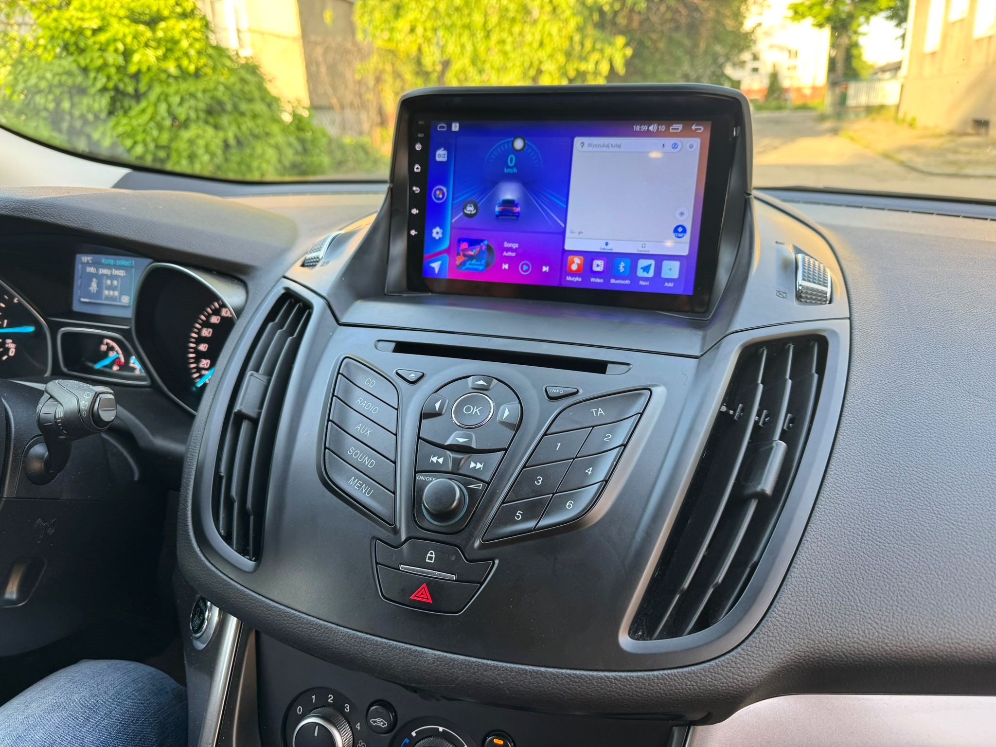 Radionawigacja Android zamontowana w Ford Kuga C-Max 2013-2017