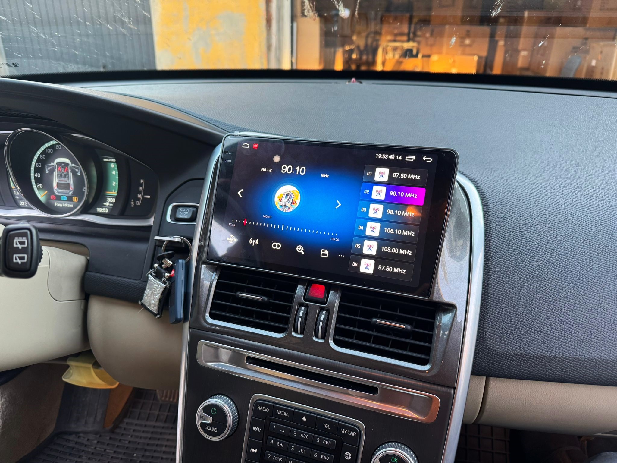 Radionawigacja Android zamontowana w Volvo XC60 2008-2014